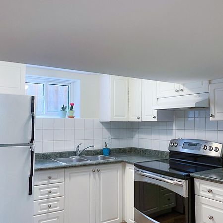 Apartament Newly-Renovated 3Br House, 12 Minutes To Airport Toronto Zewnętrze zdjęcie
